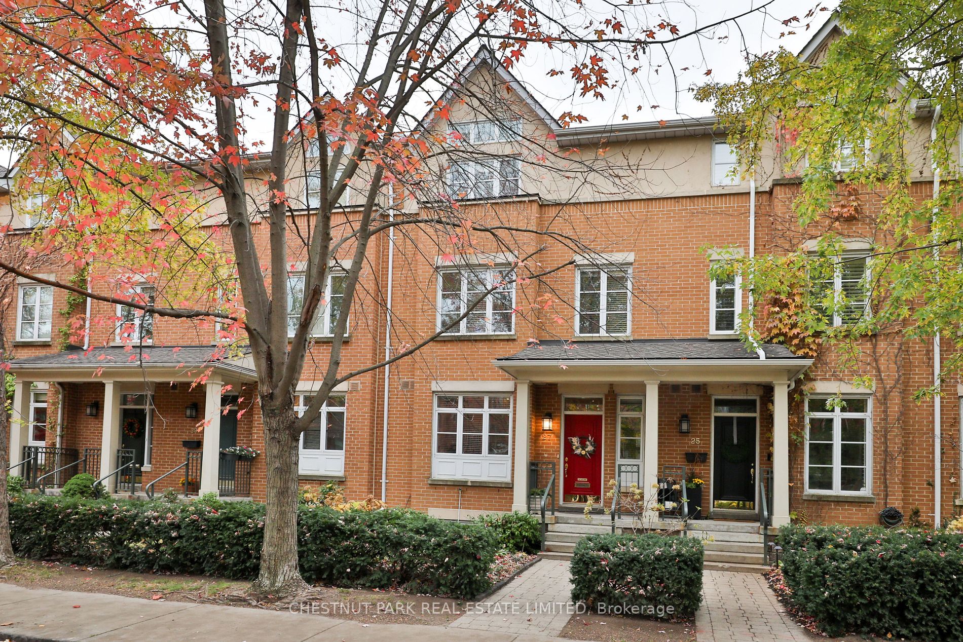 27 Shaftesbury Ave, Toronto, M4T 3B3