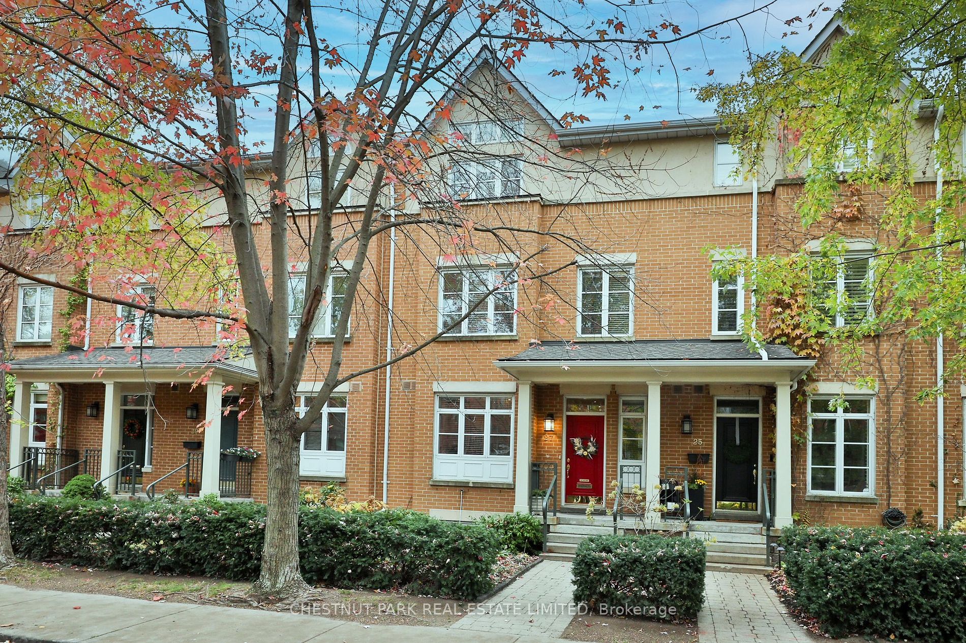 27 Shaftesbury Ave, Toronto, M4T 3B3