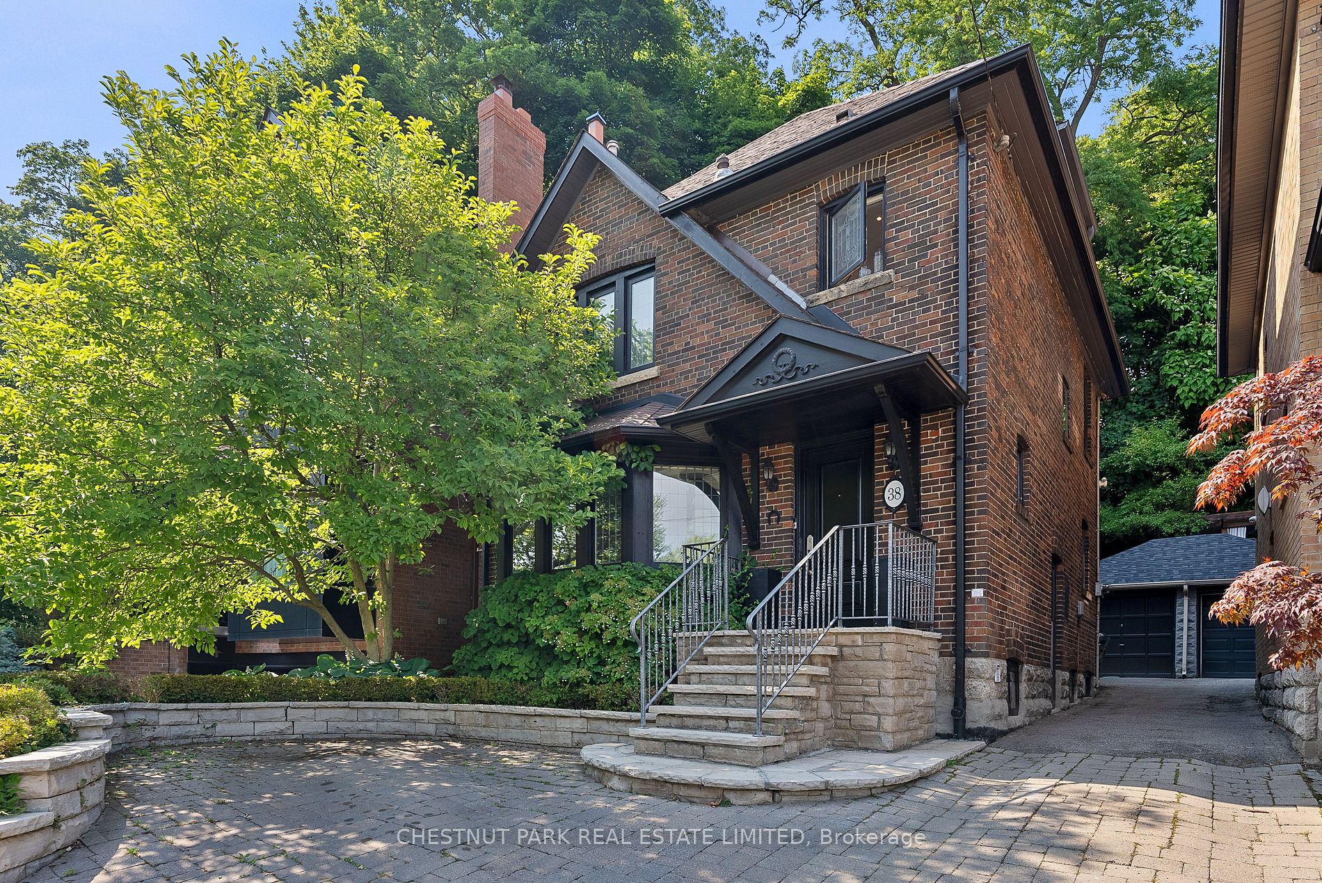 38 Poplar Plains Cres, Toronto, M4V 1E8