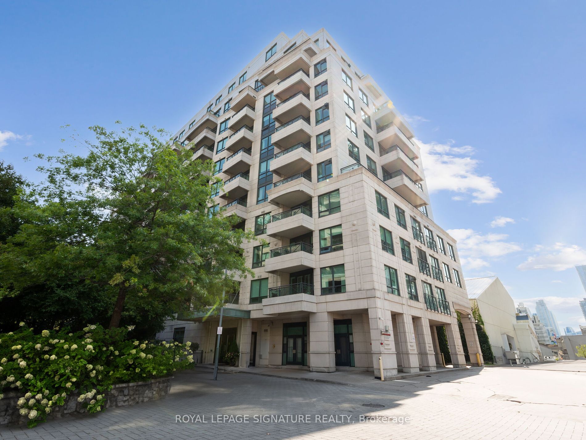 909 - 25 Scrivener Sq, Toronto, M4W 3Y6