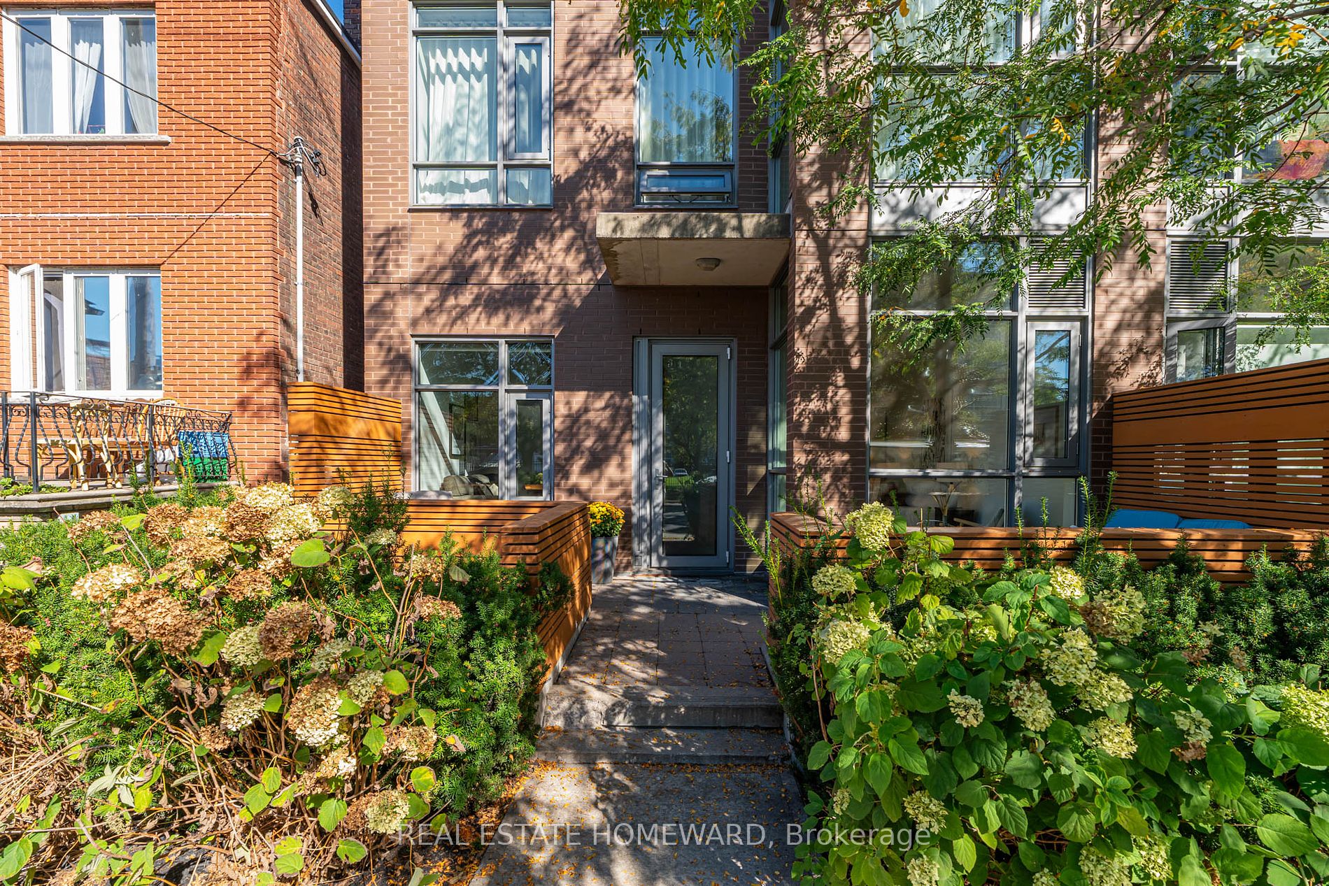 109 - 707 Dovercourt Rd, Toronto, M6H 2W7