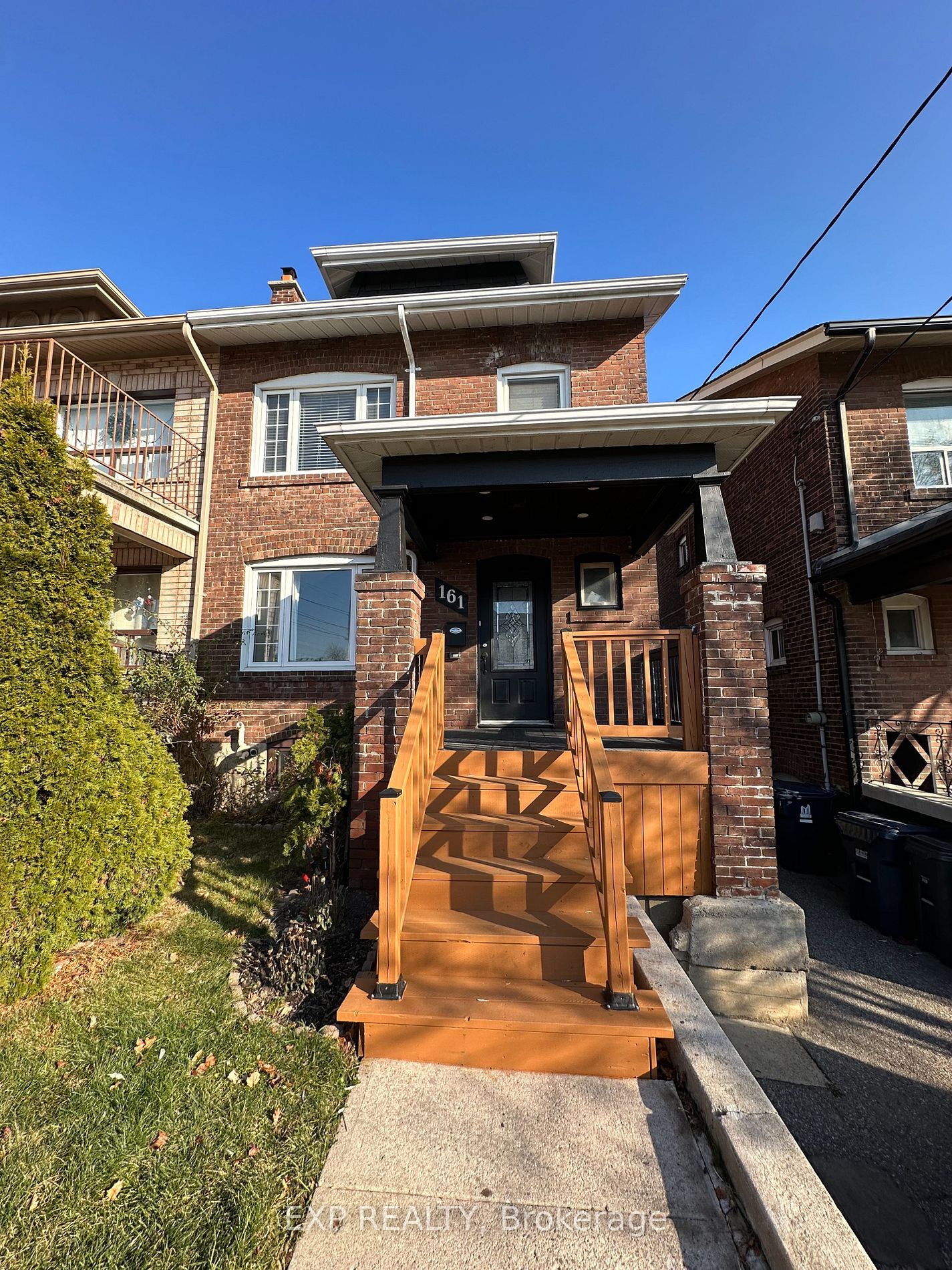 161 Sellers Ave, Toronto, M6E 3V1