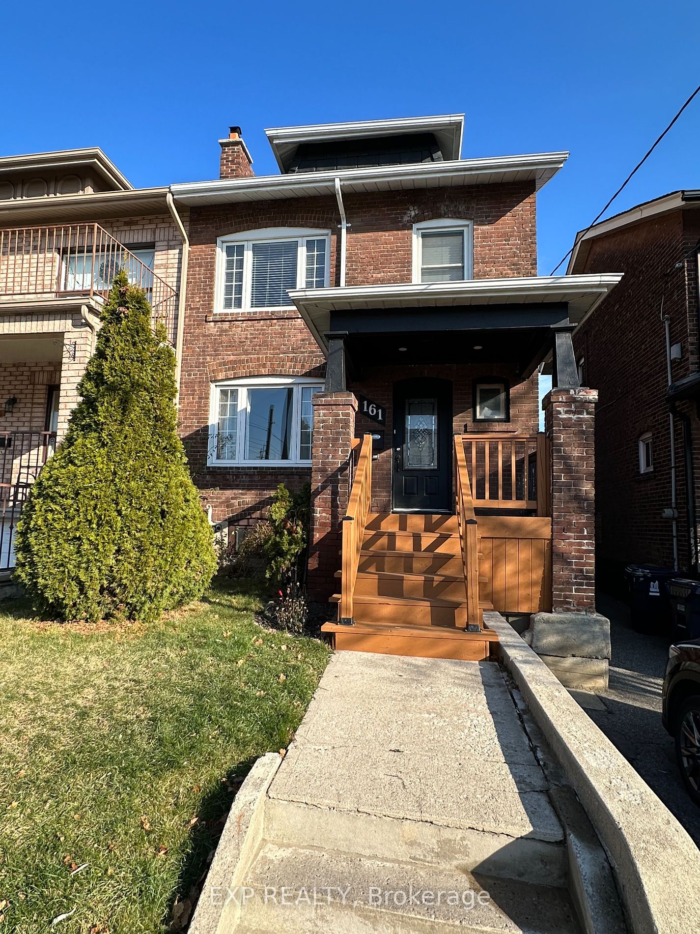 161 Sellers Ave, Toronto, M6E 3V1